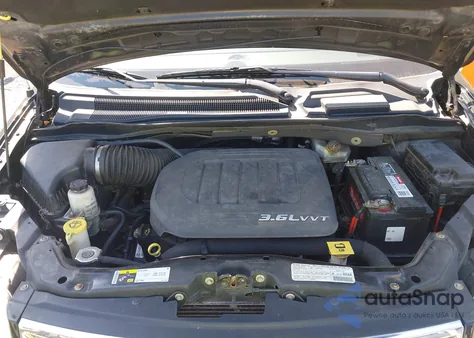 2013 Chrysler Town & Country Touring из США, поврежденный, VIN 2C4RC1BG2DR747867